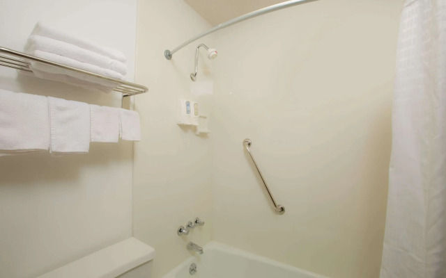 Super 8 by Wyndham Williams