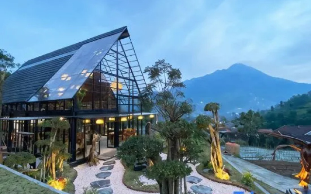 Luxcamp Selo - Merapi View by Horison