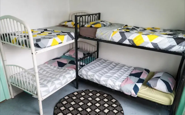 Balmain Backpackers