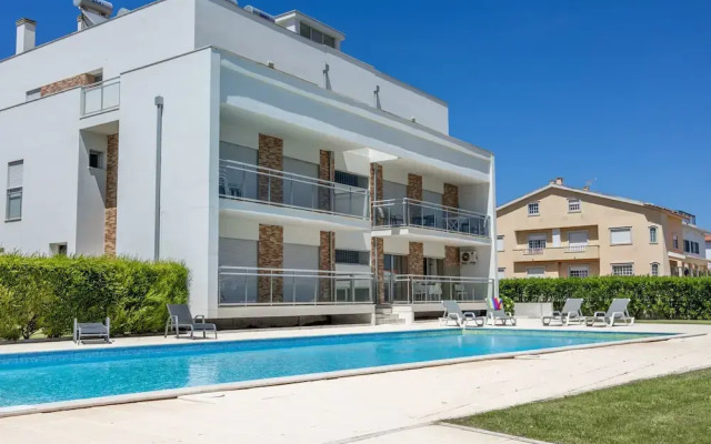 Carmona A com Vista Para a Piscina
