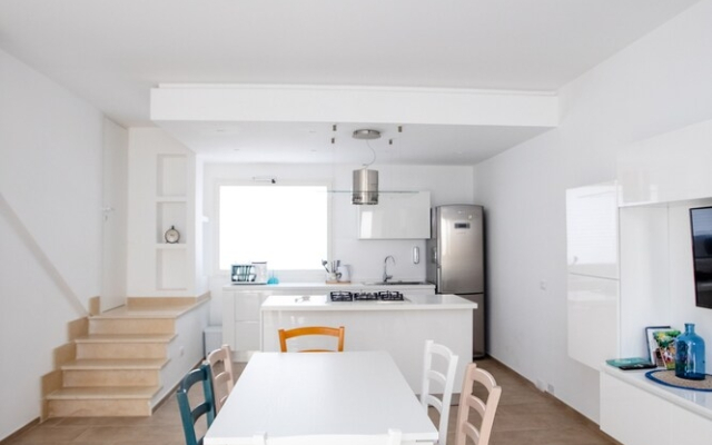 IzzHome Bella Vita Apartment