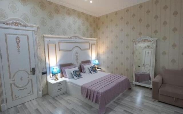 White Boutique Baku Hotel