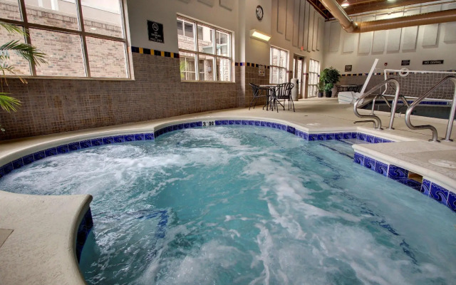 Hampton Inn & Suites Chicago/Aurora