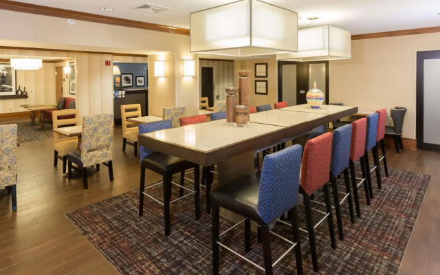 Hampton Inn Buffalo-Airport / Galleria Mall