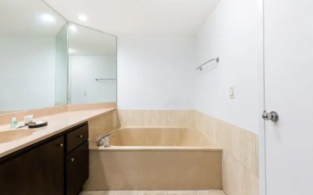 3 Bedroom Condo With Stunning Balcony View