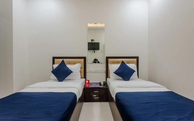 OYO 8298 Zee Residency