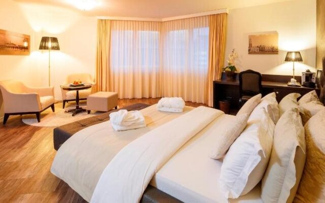 Hotel First