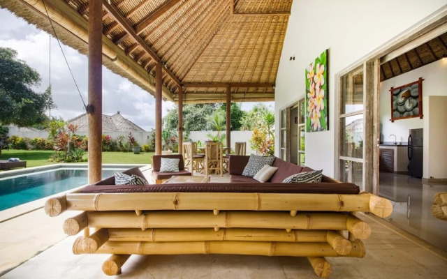 Charming Private Villa With Large Garden, 2 BR, Uluwatu