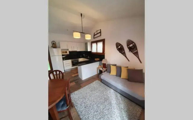 Bonita casa. Gran jardín. Con wifi.