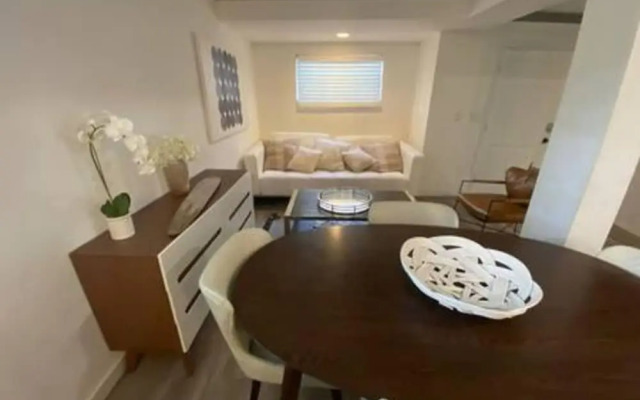 Pool Parking 2 Bedroom Retreat Sleeps 5