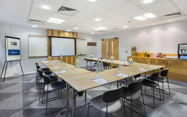 Holiday Inn Express London-Watford Junction by IHG
