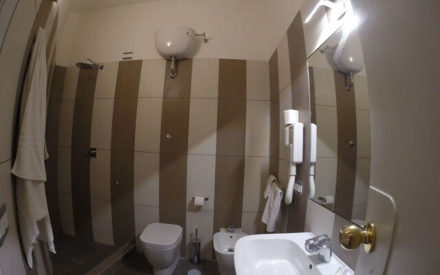 Up Hotel