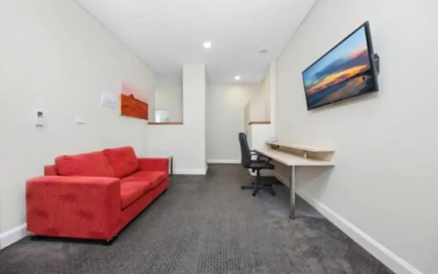 Belconnen Hotel & Serviced Apartments