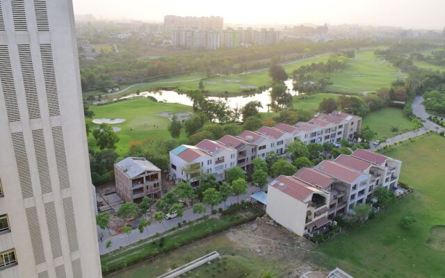 Vehomes Spacious Condo in Greater Noida