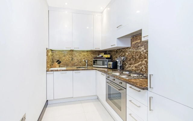 130 Queen's Gate Apartments