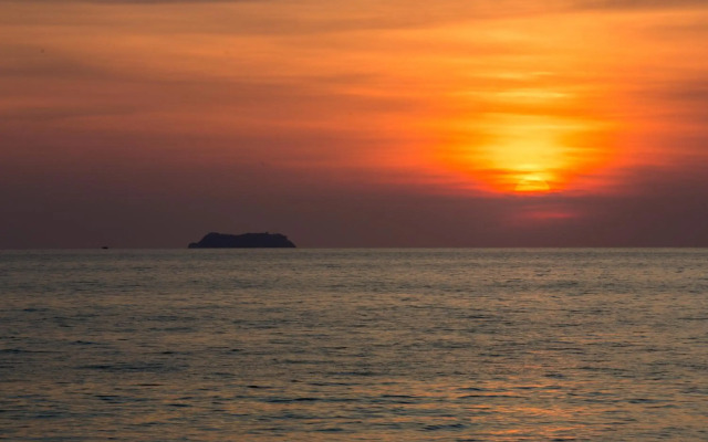Lanta Casuarina Beach Resort