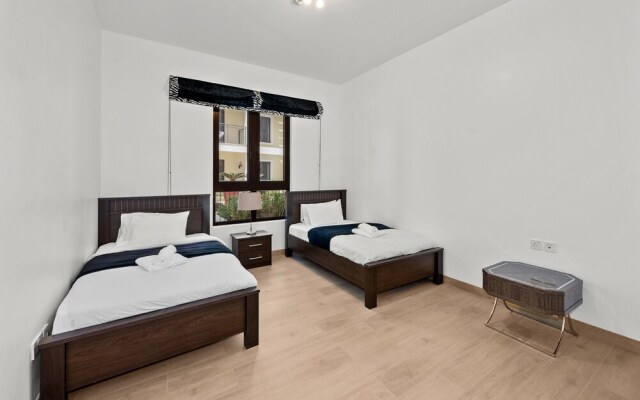 La Mer La Cote Bldg 2bdrms and Pool