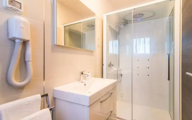 Beautiful Villa in Vrsar With Swimming Pool
