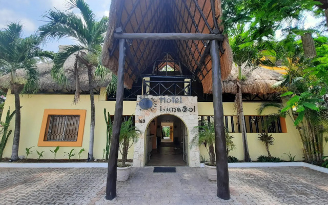 Hotel Lunasol