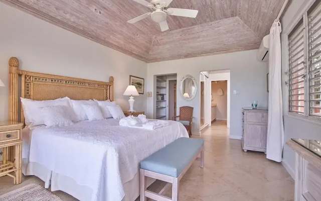 Luxury Beach Front Villa Estate