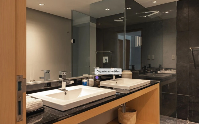 Casai Luxury Designer Apt in the Best Location