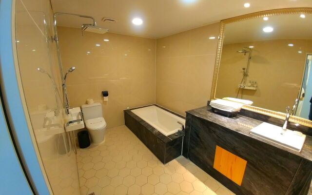 I.Y Hotel