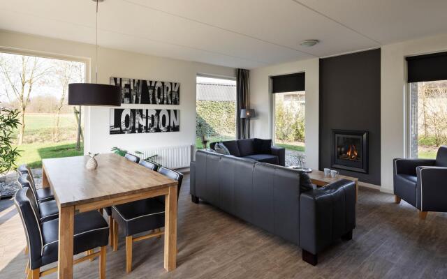 Luxury villa with whirlpool and jacuzzi, 8 km from Hoogeveen