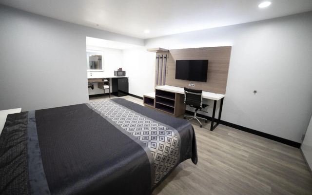 Express Inn & Suites