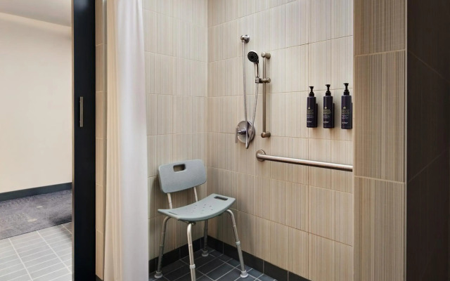 Aloft Leawood-Overland Park