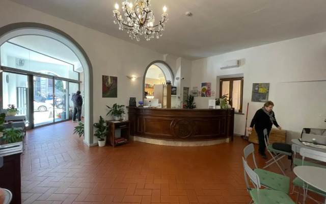 Hotel Caffè Verdi - 24 hours Reception