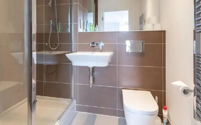 Impeccable 2-bed Apartment in Reading