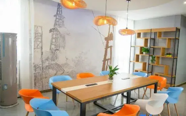 Borrman Hotel (Zigong WuXingJie Lantern Park Store)