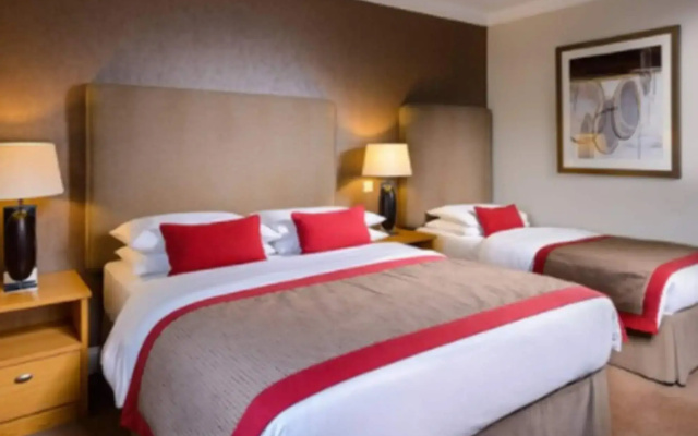 Killarney Oaks Hotel