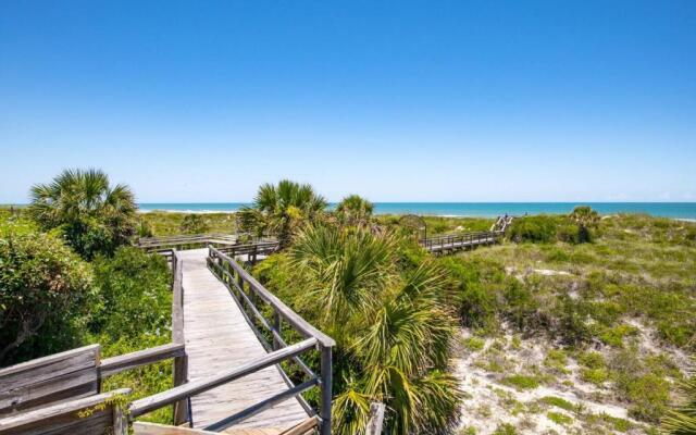 Island Palms Retreat