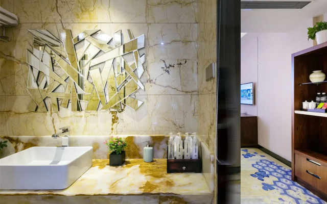 Jinchen Hotel (Hangzhou Huanglong Sports Center)