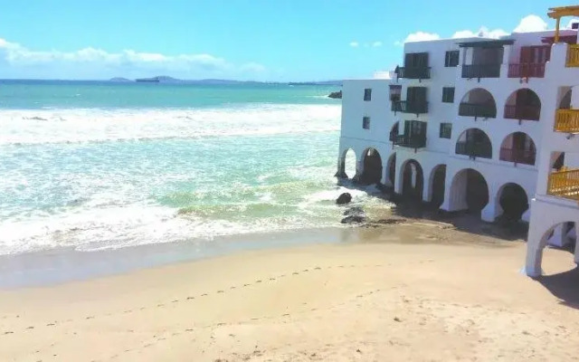 Mykonos Holidays @ Club Mykonos