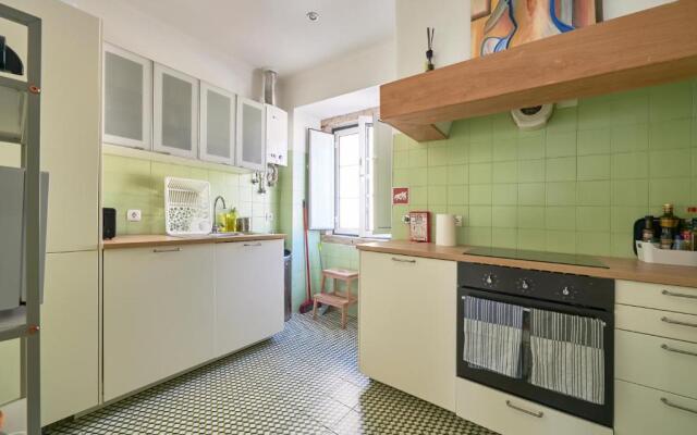 Elegant Riverview Apartment in Historical Lisbon