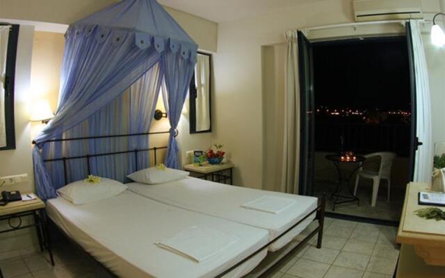 Golden Bay Hotel & Bungalows