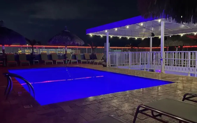 Rooftop Resort - Clothing Optional - Adult Only