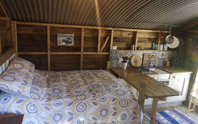 Cosy Cabin With Wood Burner Near Beach