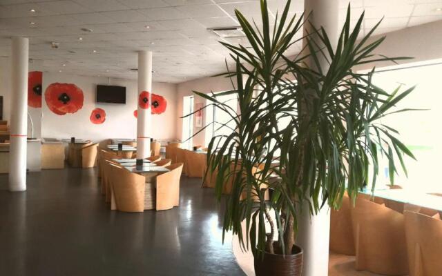 B&B HOTEL Maubeuge Gare