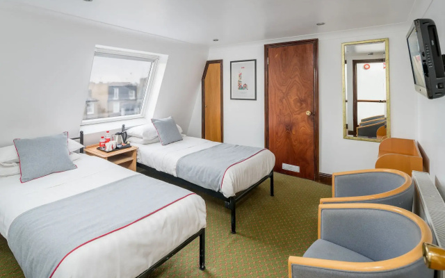 OYO Abbey Hotel, London Shepherd's Bush Market