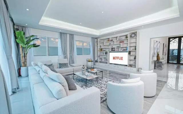 Luxury Modern White Villa on Island 9,500 sqft