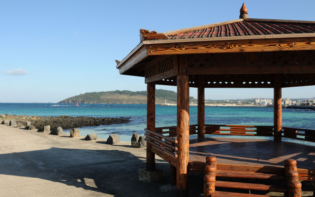 AVA Hotel Jeju Hamdeok