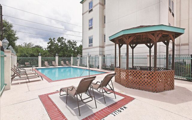 Palacio Royale Inn Signature Katy