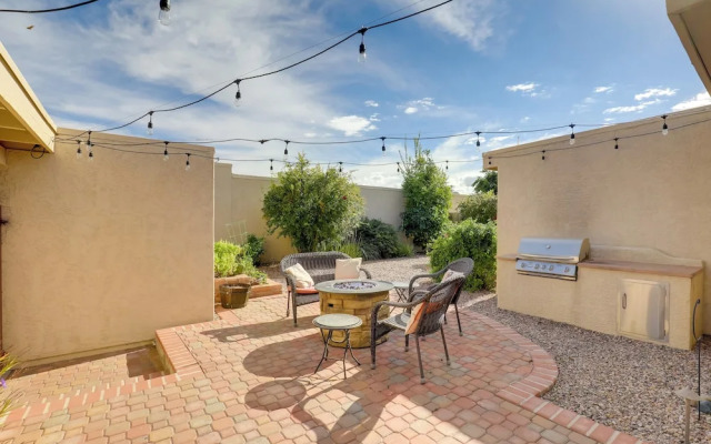 Sunny Tucson Townhome w/ Patio & Mountain Views!