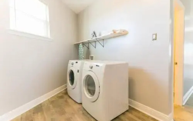 Lovely 3br Next To City Park