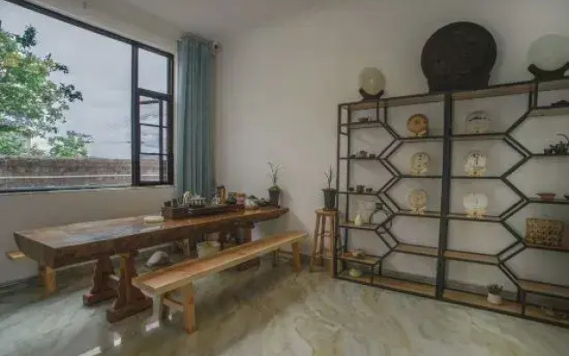 Banshan Du Guesthouse (Dali Ancient City March Street Branch)