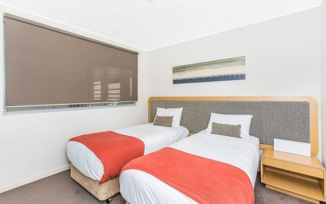 Resort & Spa 2302/03 Ocean Glimpses Over Central Park – Guest Rooms – Kingscliff