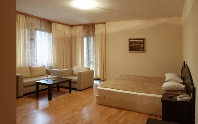 Eco Complex Smilyan